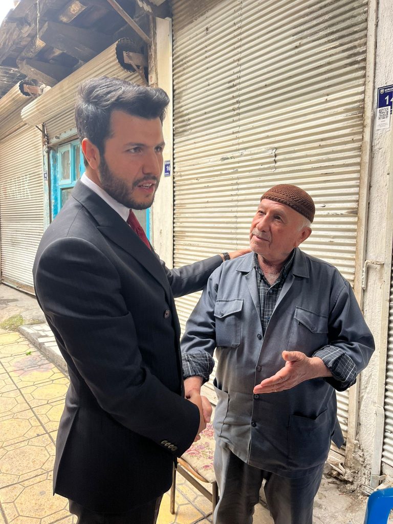 İyi Parti Milletvekili Adayı Av Mustafa Dirier Esnafla bir Araya Geldi