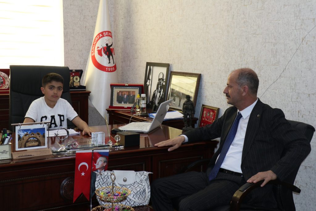 Başkan Yavuz’un Koltuğuna Şehit Oğlu Hüseyin Oturdu