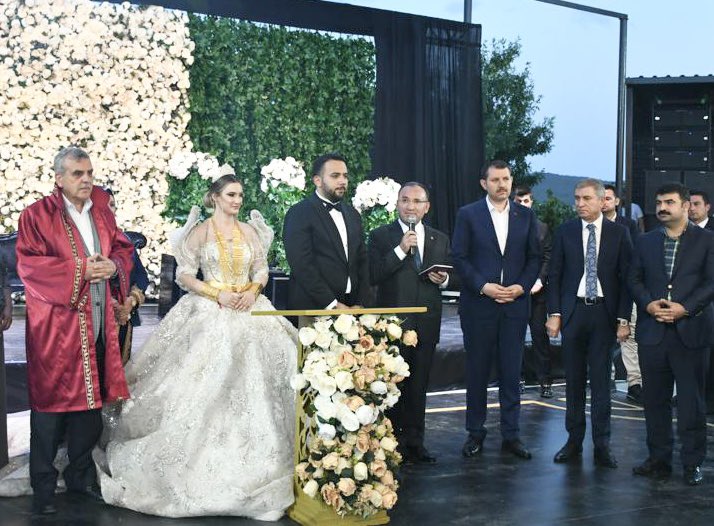 Şanlıurfa’da Siyaset Ve İş Dünyasını Buluşturan Görkemli Düğün