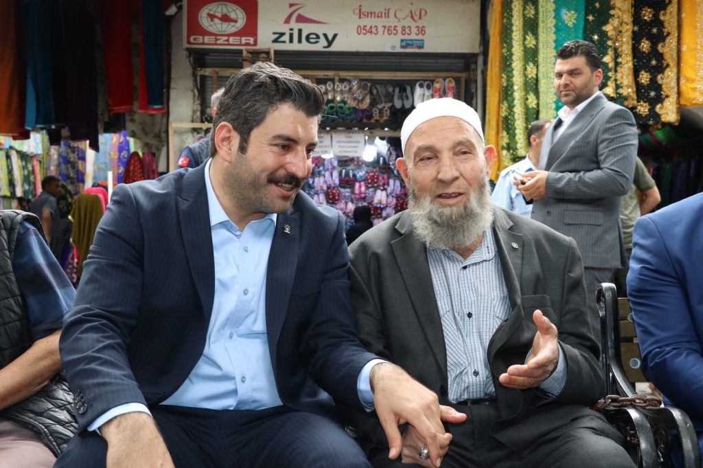 MİLLETVEKİLİ EYYÜPOĞLU ÇARŞI ESNAFINDAN DESTEK İSTEDİ