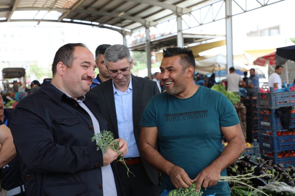 BAŞKAN EKİNCİ PAZAR ESNAFINDAN ERDOĞAN İÇİN DESTEK İSTEDİ