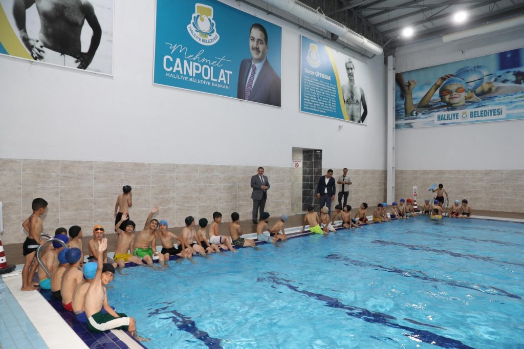 BAŞKAN CANPOLAT SPOR KURSLARINDAKİ GENÇLERLE BİR ARAYA GELDİ