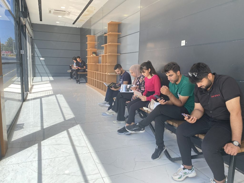 BÜYÜKŞEHİR’İN MODERN VE KLİMALI DURAĞI VATANDAŞLARDAN TAM NOT ALDI