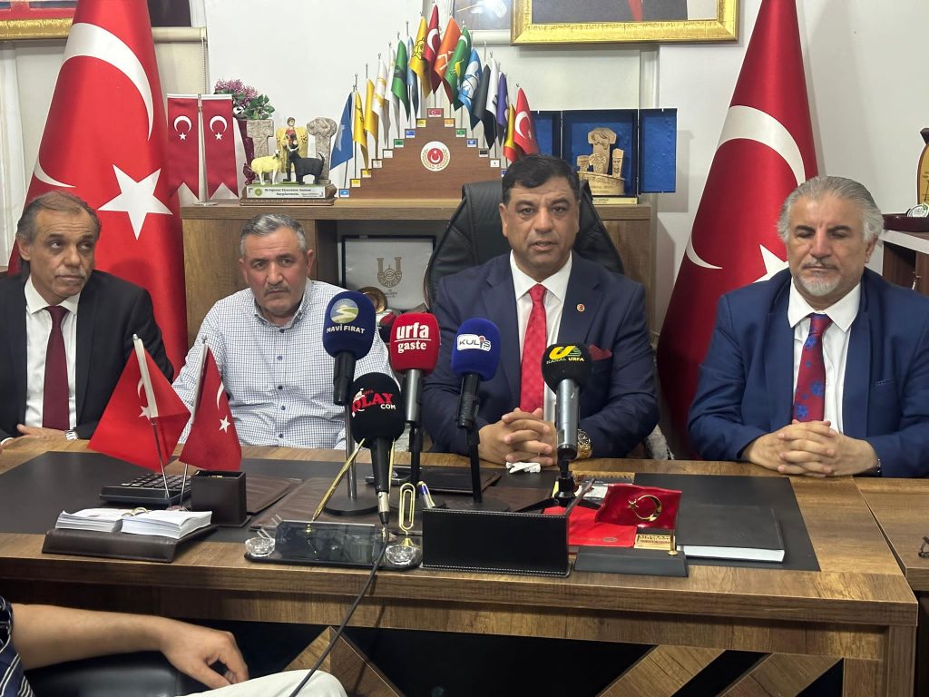 Halil Aslan Ak Parti Şanlıurfa il başkanlığı”na göz kırpıyor