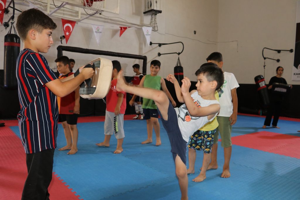 KARAKÖPRÜ’DE TEKVANDO KURSUNA YOĞUN İLGİ