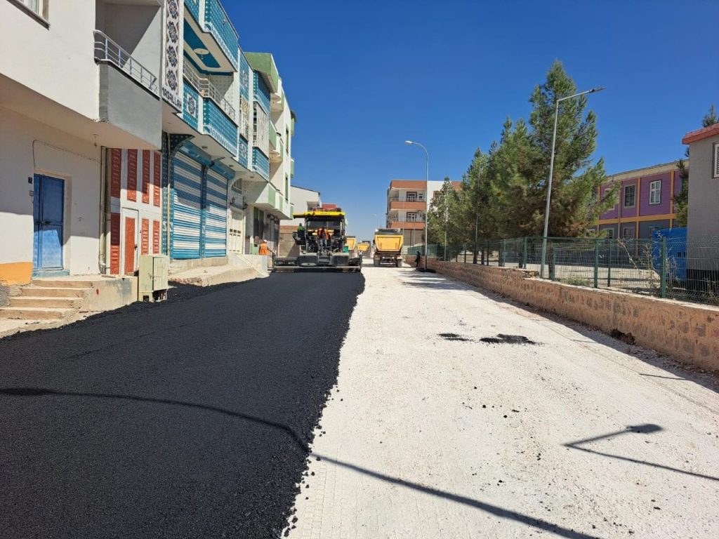 Viranşehir mahalleleri modern ve konforlu yollara kavuşuyor