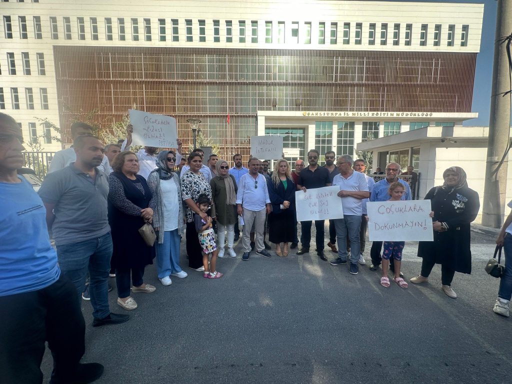 Bilal Tekatlı ve Bir Grup Sultanoğlu’nu protesto ettiler