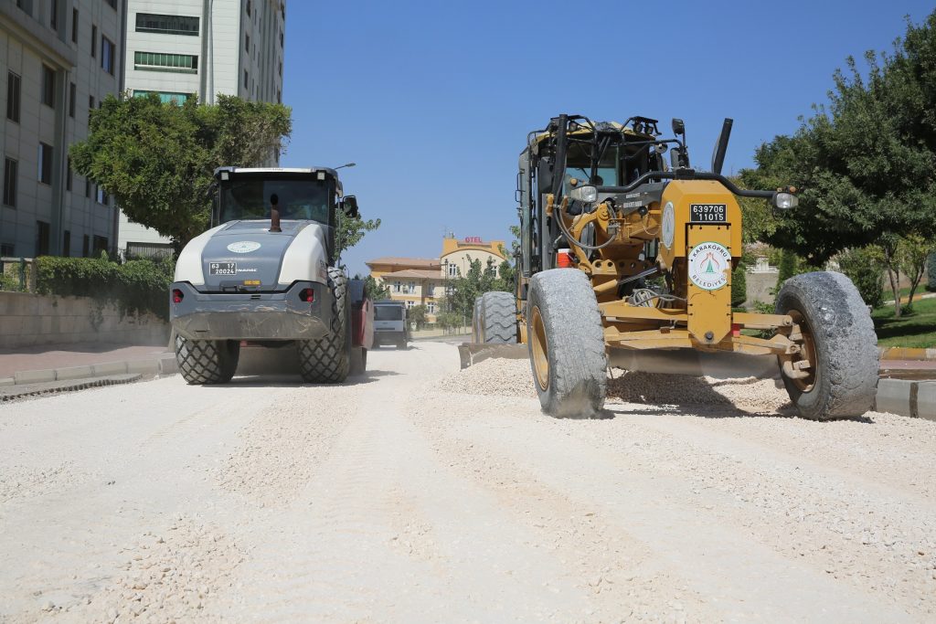 DOĞUKENT’TE YOLLAR ASFALTA HAZIRLANIYOR