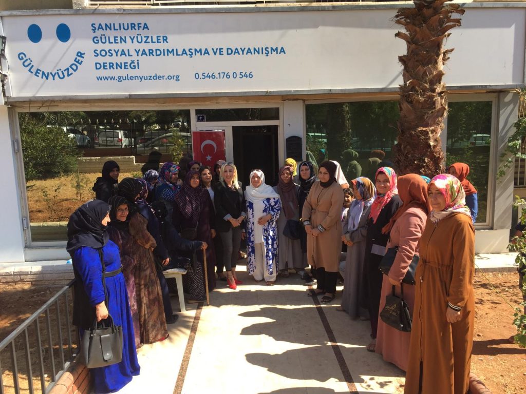 Şanlıurfa Gülen Yüzler Derneği yüzleri güldürmeye devam ediyor