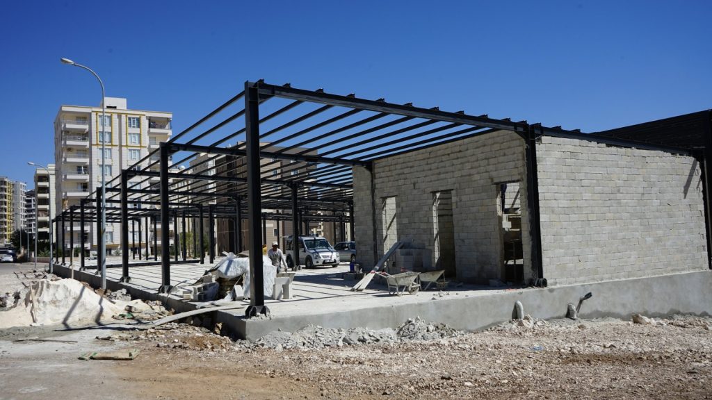 DOĞUKENT’TE MODERN SEMT PAZARI YÜKSELİYOR