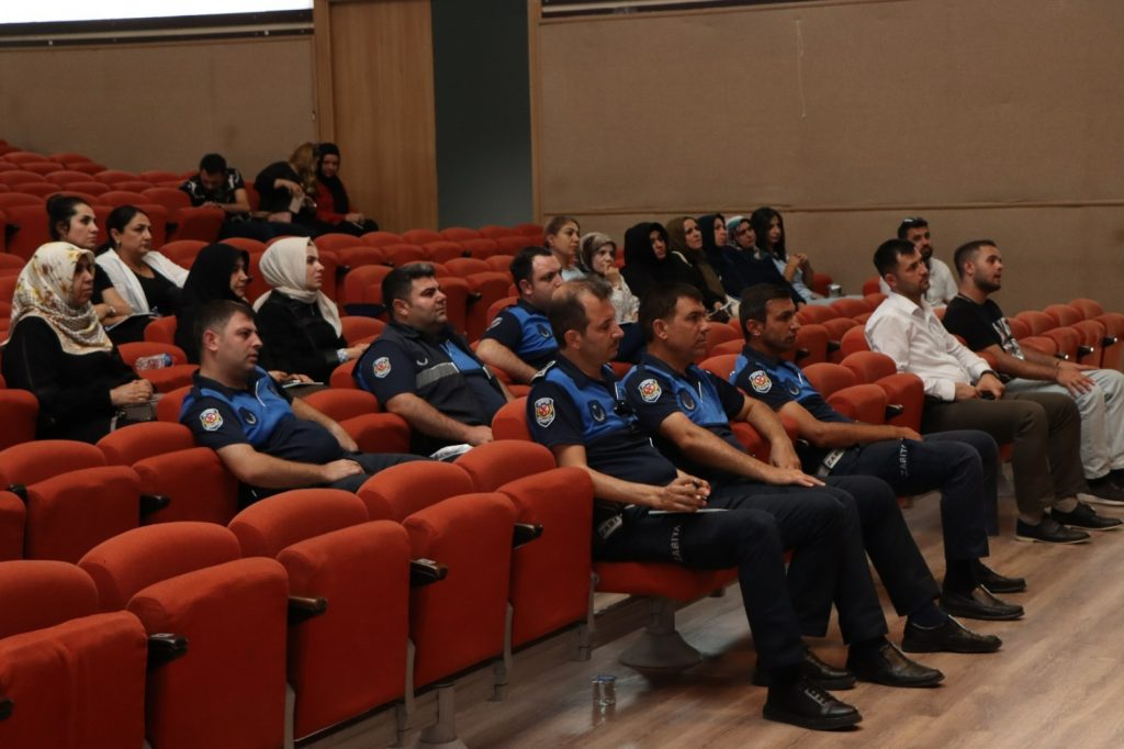 BÜYÜKŞEHİR PERSONELLERİNE UYUŞTURUCU İLE MÜCADELE EĞİTİM SEMİNERİ