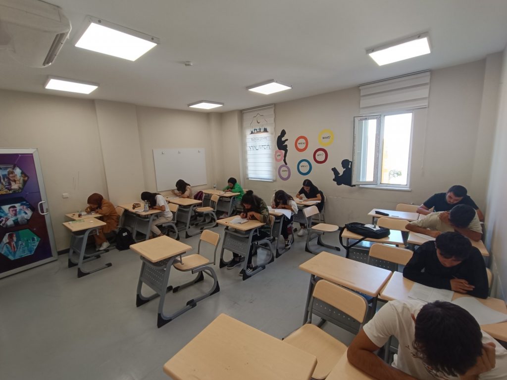 GENÇLER BÜYÜKŞEHİR İLE SINAVLARA HAZIRLANIYOR