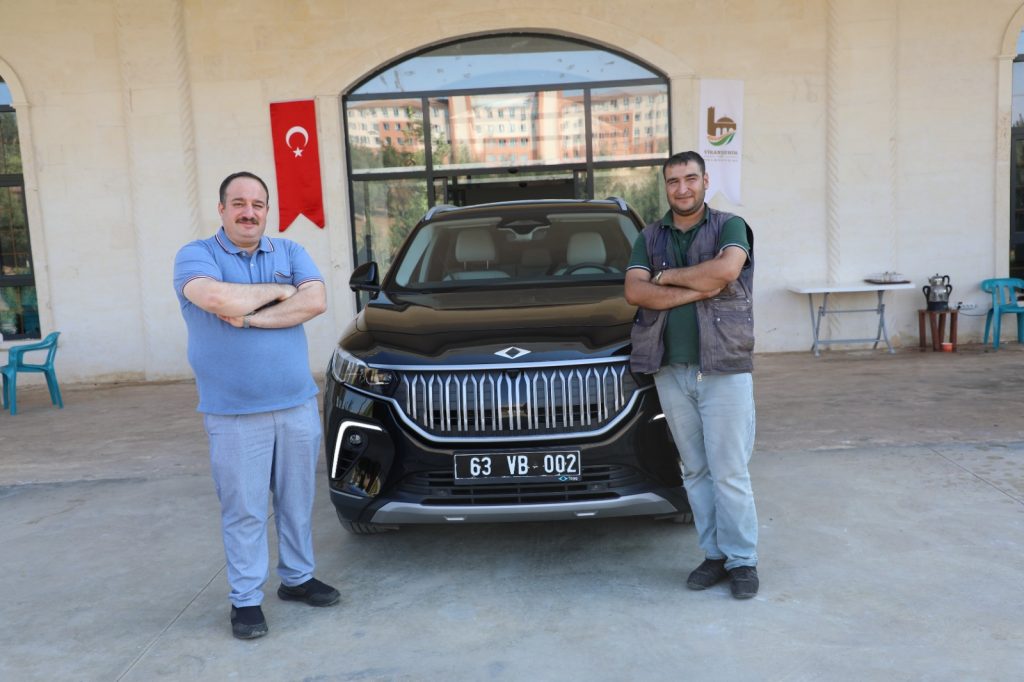 BAŞKAN EKİNCİ SİMİTÇİ TEVFİK’İN TOGG HAYALİNİ GERÇEKLEŞTİRDİ