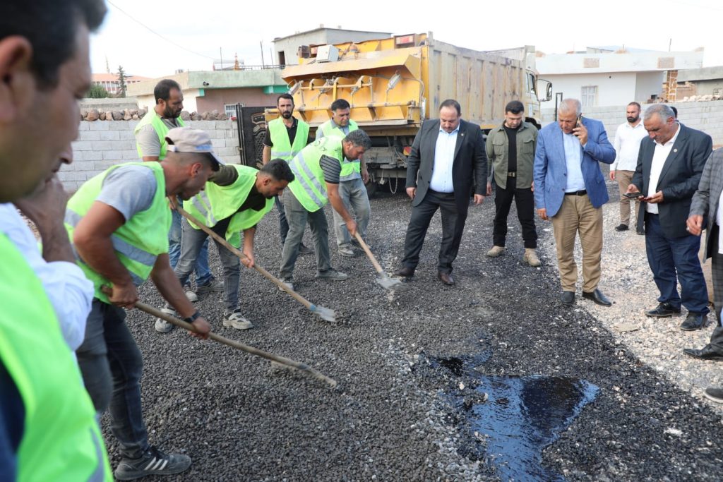 BAŞKAN EKİNCİ KIRSALDA BAŞLATILAN ASFALT ÇALIŞMALARINI İNCELEDİ