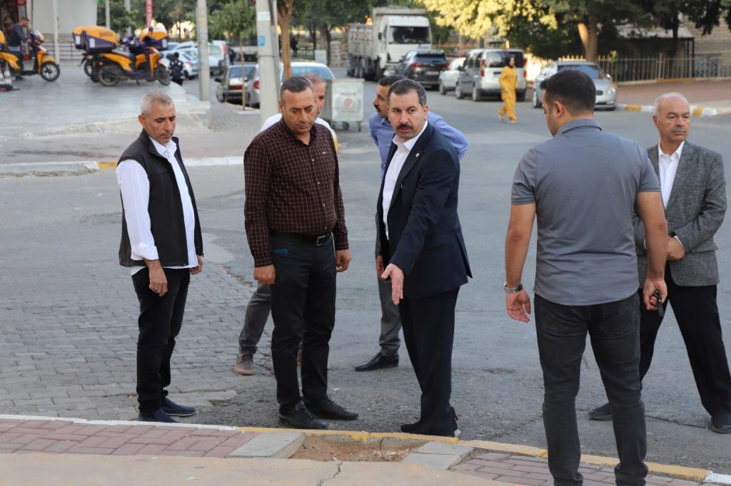 BAŞKAN BAYDİLLİ MESAİYE SAHADA BAŞLADI