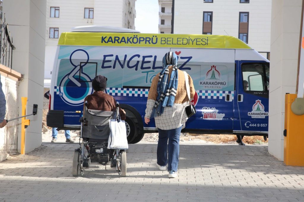 KARAKÖPRÜ’DE ENGELLİ VATANDAŞLARA ÜCRETSİZ ULAŞIM: “ENGELSİZ TAKSİ”