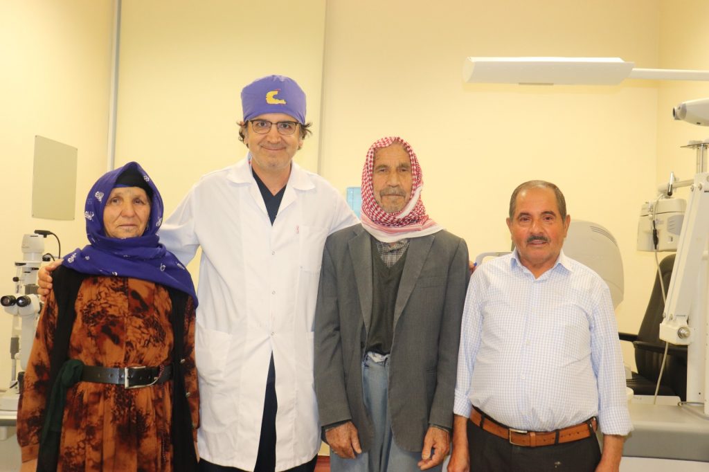 “KATARAKT AMELİYATI GÖRME KAYBI OLAN HASTALARIN YAŞAM KALİTESİNİ ARTIRIYOR”