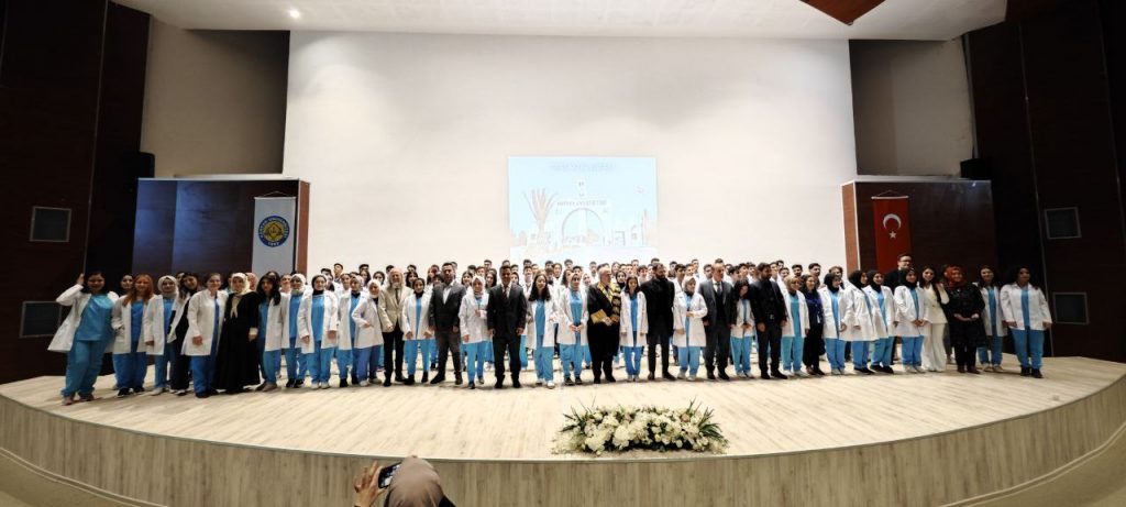 HRÜ’de Geleceğin Diş Hekimleri İlk Önlüklerini Giydi