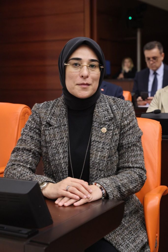 VEKİL CEVAHİR ASUMAN YAZMACI: ŞANLIURFA 2024 YILI KÜLTÜR YOLU FESTİVALİNE ADINI YAZDIRDI