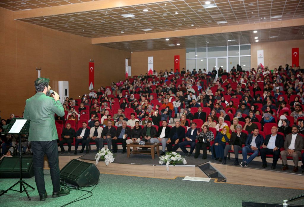 KARAKÖPRÜ BELEDİYESİ ‘SONSUZLUK KERVANI’ PROGRAMIYLA DUYGU DOLU BİR GECE YAŞATTI