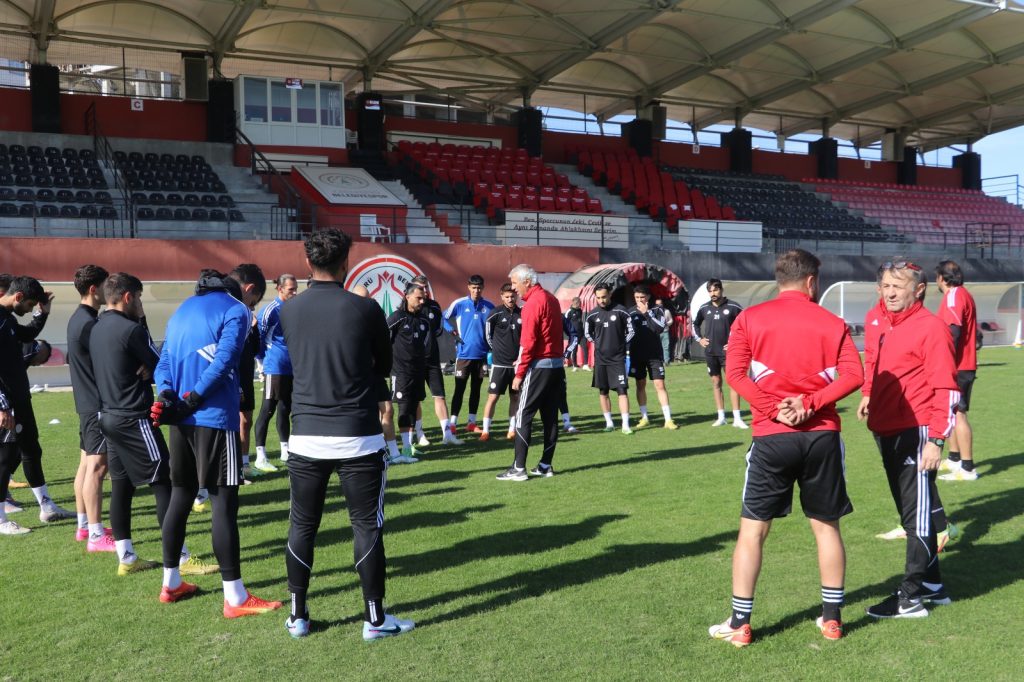 DURMUŞ “ÇOK ZOR BİR MAÇ OLACAK”