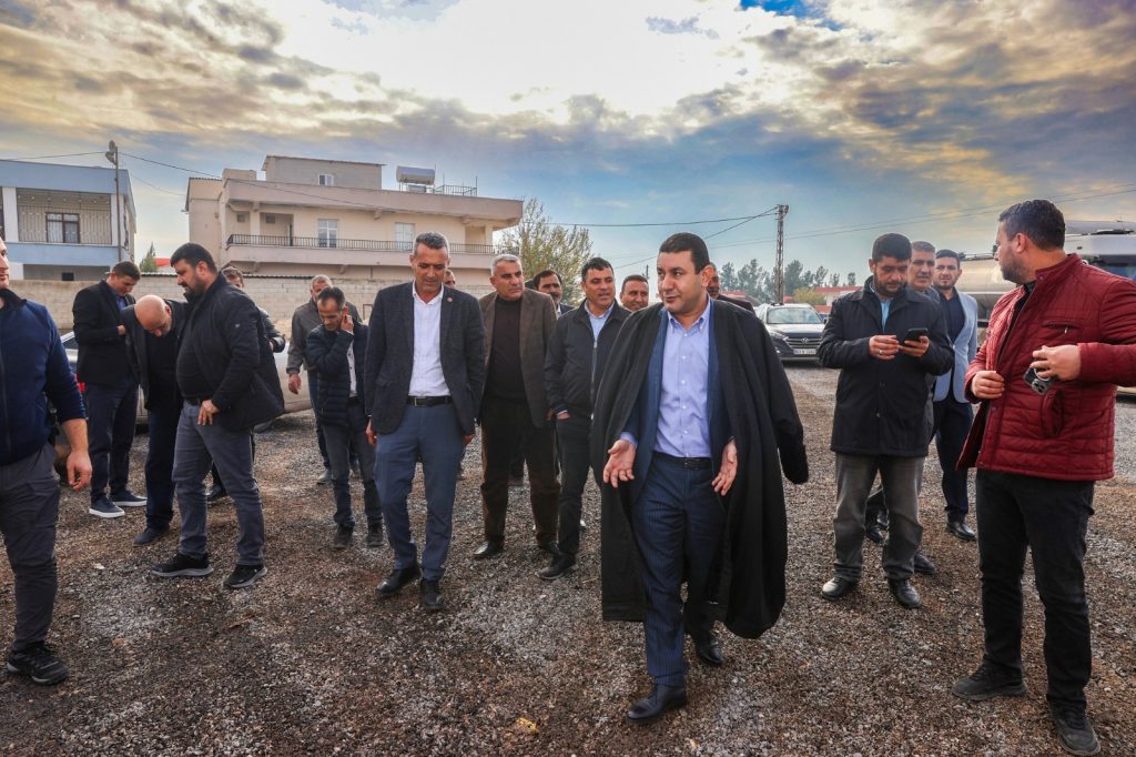 BAŞKAN ÖZYAVUZ MEYDAN KAPI’DA DEVAM EDEN ASFALT ÇALIŞMALARINI İNCELEDİ