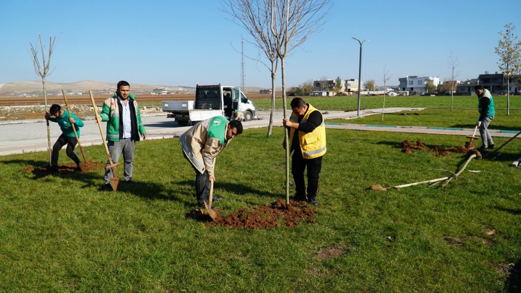 BAŞKAN CANPOLAT İLE HALİLİYE BELEDİYESİ ÜRETİME DEVAM EDİYOR