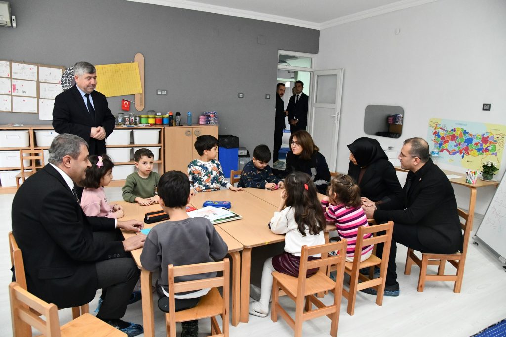 VALİ ŞILDAK: EĞİTİME HER ZAMAN POZİTİF AYRICALIK TANIMAYA DEVAM EDECEĞİZ