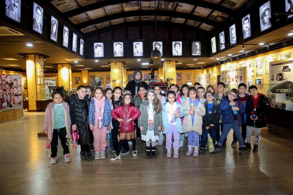 KARAKÖPRÜ BELEDİYESİ MÜZELERİ ÖĞRENCİLERİ AĞIRLADI