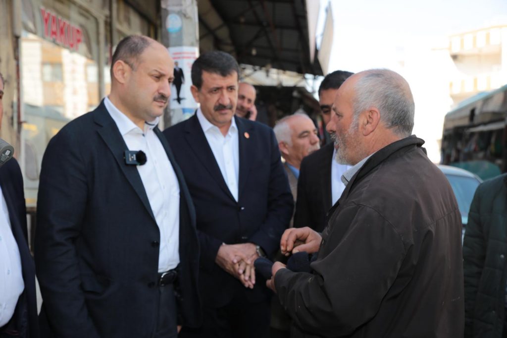 MEHMET KASIM GÜLPINAR VE MEHMET EKİNCİ’YE SİGORTA CADDESİNDE YOĞUN İLGİ