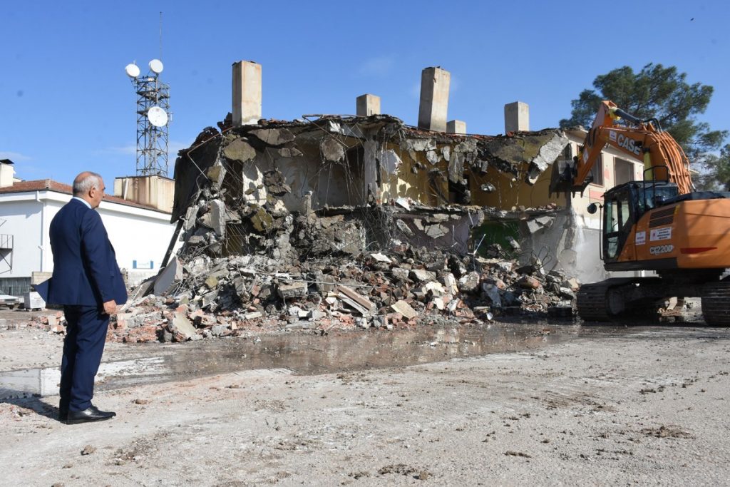 Hilvan Kent Meydanına Kavuşuyor