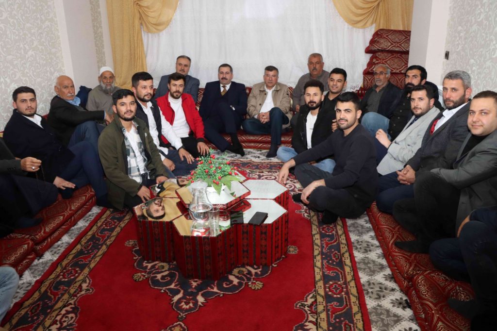 BAŞKAN BAYDİLLİ VATANDAŞLARA YENİ DÖNEMDEKİ KARAKÖPÜ’YÜ ANLATIYOR