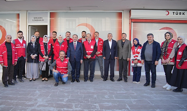 TBMM Başkanvekili Bozdağ Ve Başkan Beyazgül’den Kızılay Şanlıurfa Şubesine Ziyaret