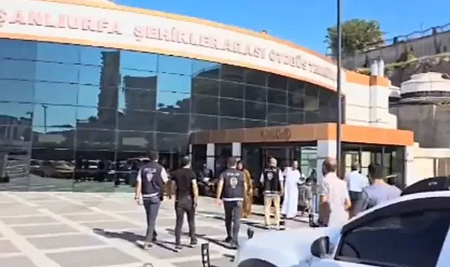 Ekipler Şanlıurfa Otogarı’nda denetim yaptı!