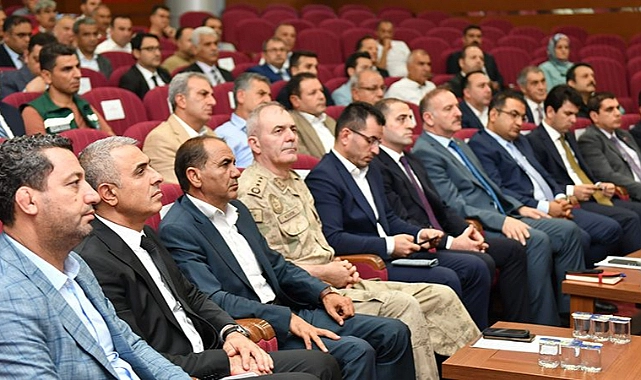 Urfa Valiliğinde önemli toplantı! 377 adet projeden 72’si tamamlandı!