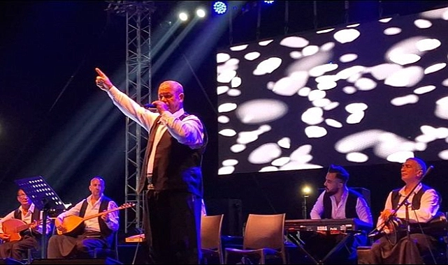 Afyonkarahisar’da Siverek Belediyesi’nin Sıra Gecesi Coşkusu