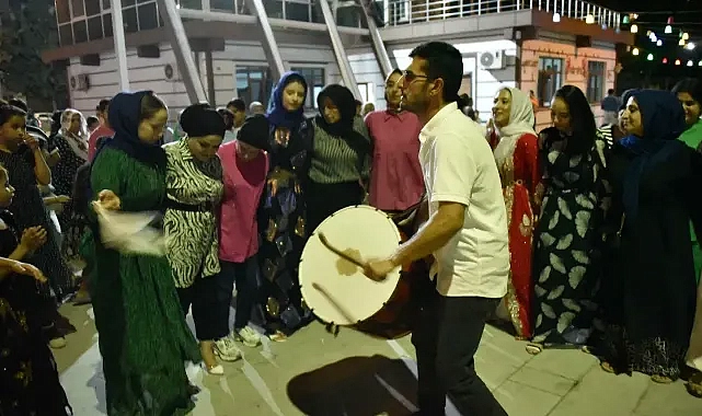 Ayvanat Kadın Kültür Merkezinde Kursiyerler Doyasıya Eğlendi