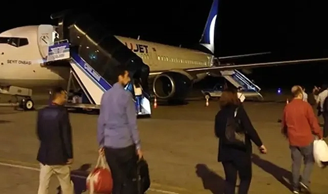 Şanlıurfa’da fıkra gibi olay! Pilot uçağı indirdi!