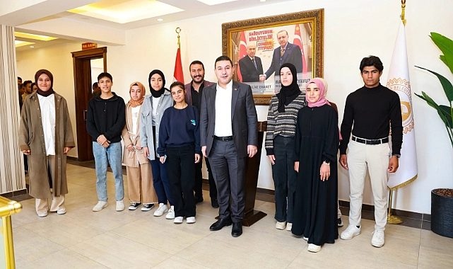 Üniversite Hazırlık Öğrencilerinden Başkan Özyavuz’a Ziyaret