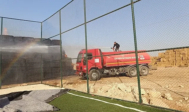 Urfa’da yangın! Mahallede istiflenen saman alev aldı!