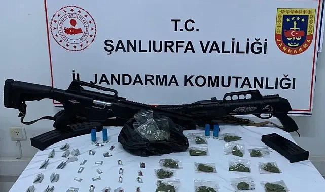 Urfa’nın ilçesinde operasyon! Esrar, silah ve çalıntı motosiklet ele geçirildi!