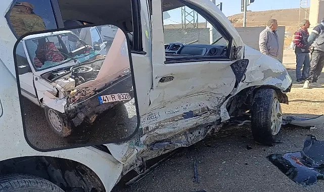 Yaralılar var! Şanlıurfa’da otomobiller çarpıştı!