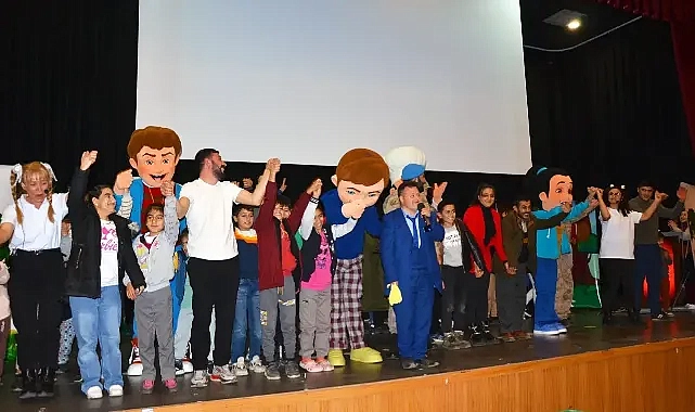 Dicle Elektrik Engelleri Sanatla Aşıyor: “Dicle’nin Rüyası” Çocuk Tiyatrosu Sahnelendi