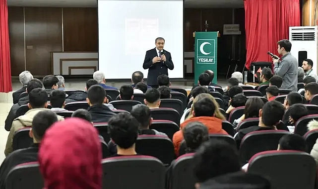 Vali Şıldak gençlere tek tek anlattı