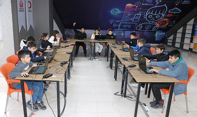 Karaköprü’de Çocuklar Robotik Kodlama Öğreniyor
