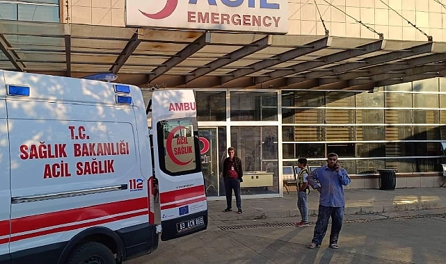 Urfa’da traktör devrildi!