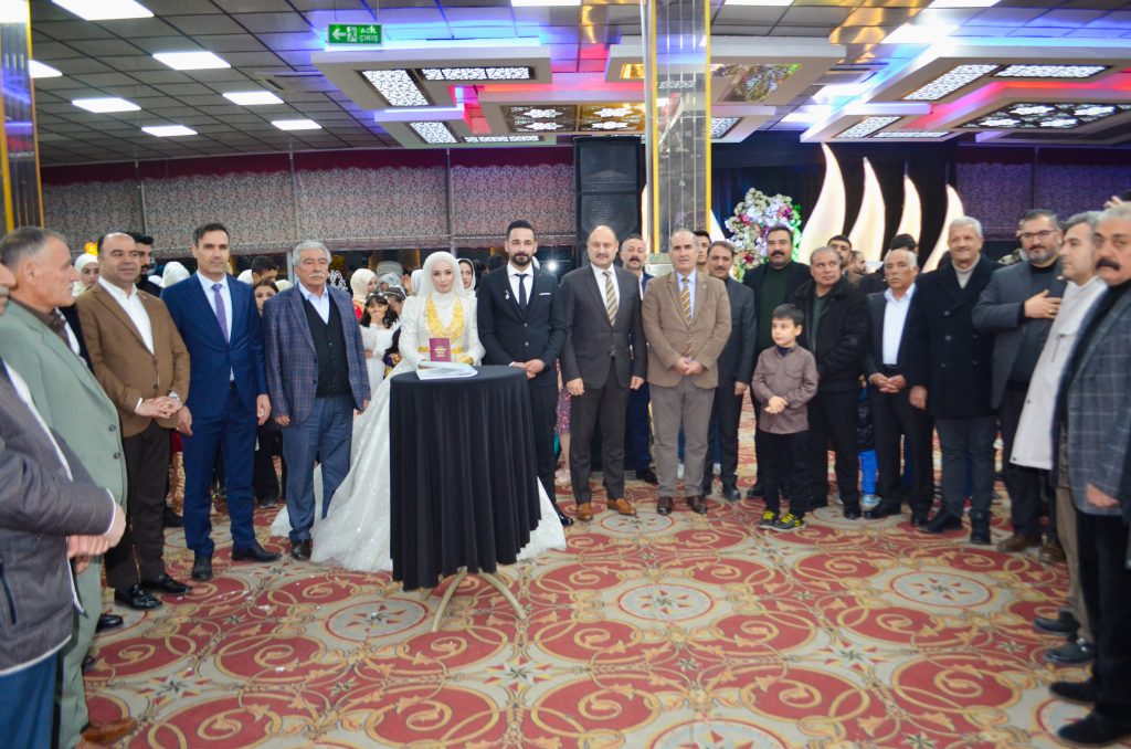 Mersavi Aşiretinden Karataş Ailesinin Görkemli Düğünü