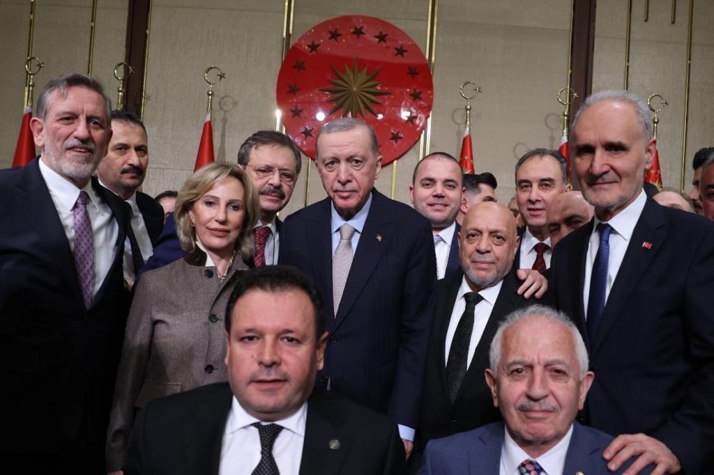 CUMHURBAŞKANI ERDOĞAN’IN EV SAHİPLİĞİNDEKİ İFTAR PROGRAMINA ŞANLIURFA TEMSİLCİLERİ KATILDI