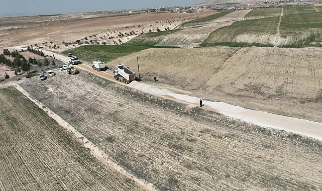 Büyükşehir Belediyesi, Birecik Kırsalında Yol Çalışmalarına Hızla Devam Ediyor