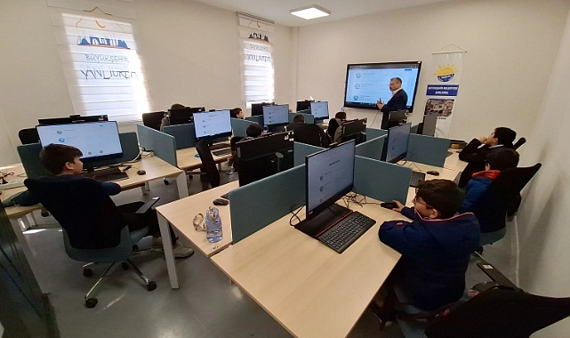 Büyükşehir çocuklara DİGEM’le Çocuklara Robotik Kodlama Öğretiyor